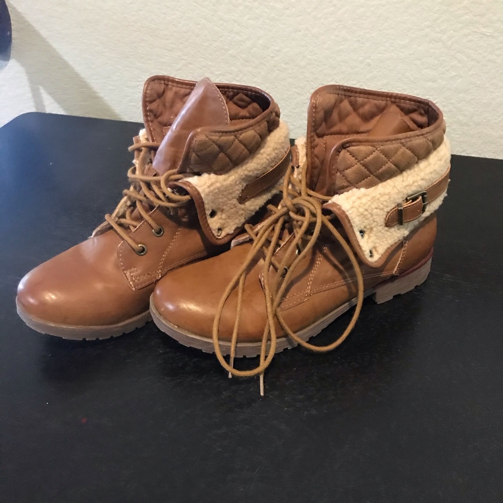 Quilted shearling ankle boots - Picture 1 of 4